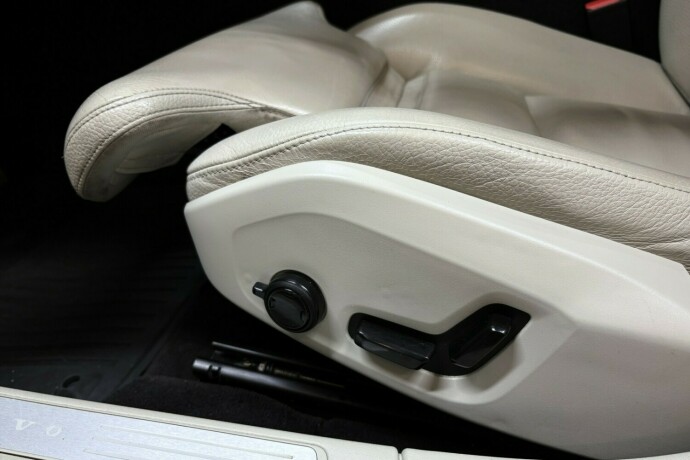 volvo-v60-diesel-2019-big-18