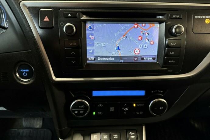 toyota-auris-elektrisitetbensin-2014-big-20