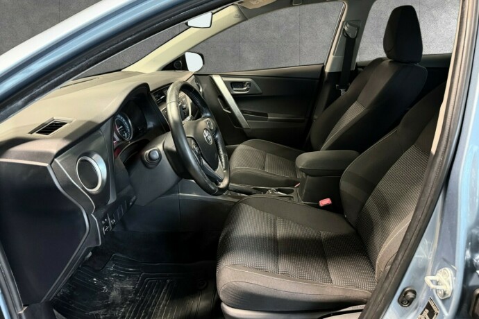 toyota-auris-elektrisitetbensin-2014-big-11