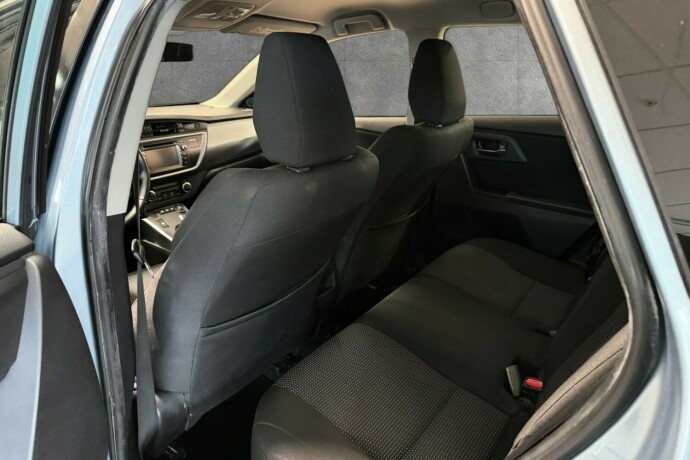 toyota-auris-elektrisitetbensin-2014-big-13