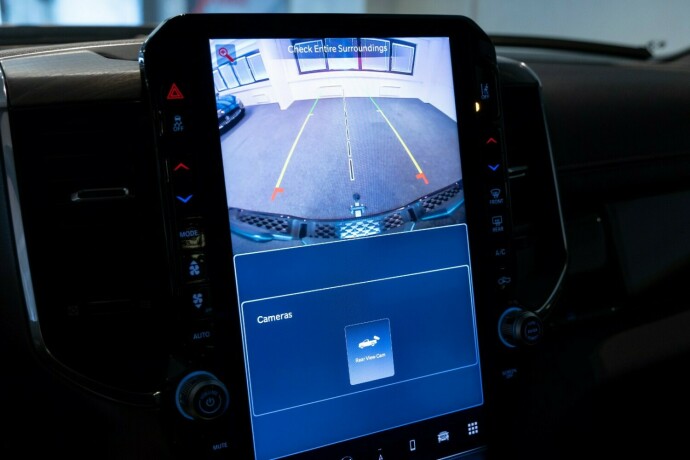 ram-1500-bensin-2025-big-23