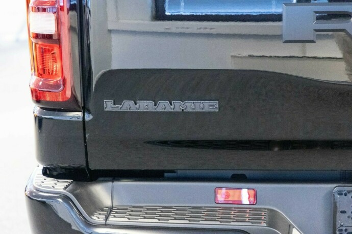 ram-1500-bensin-2025-big-12
