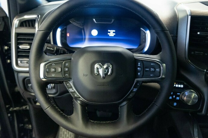 ram-1500-bensin-2025-big-16
