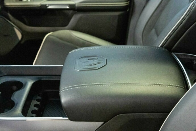 ram-1500-bensin-2025-big-9