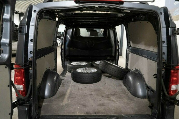 mercedes-benz-vito-diesel-2018-big-6