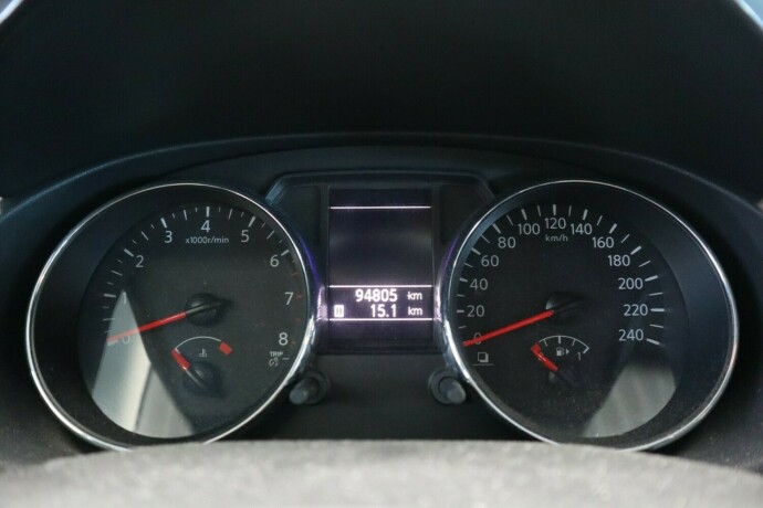 nissan-qashqai-bensin-2013-big-20