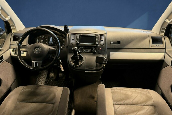 volkswagen-multivan-diesel-2011-big-15