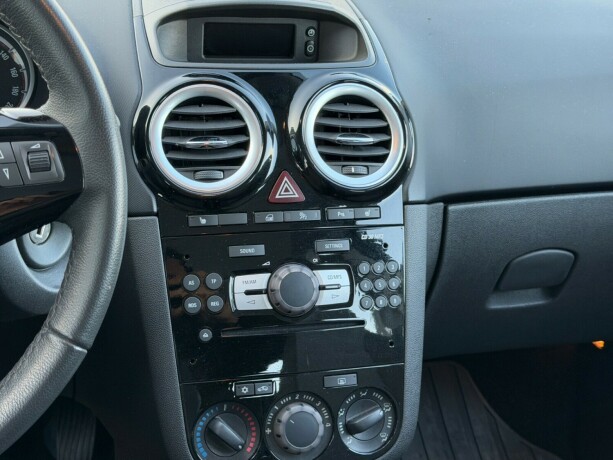 opel-corsa-bensin-2010-big-8