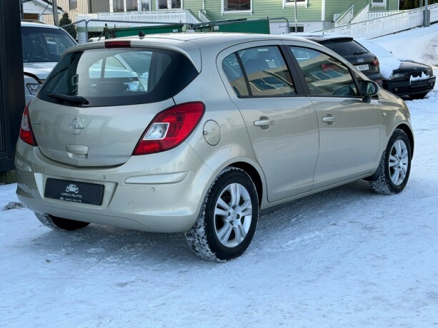 opel-corsa-bensin-2010-big-4