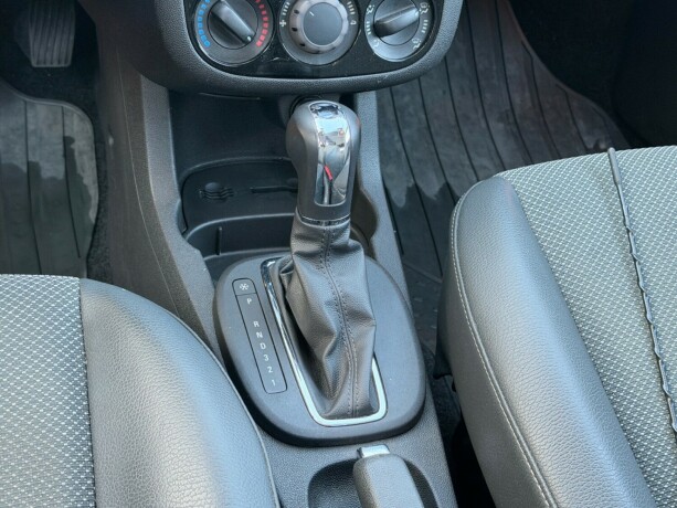 opel-corsa-bensin-2010-big-9