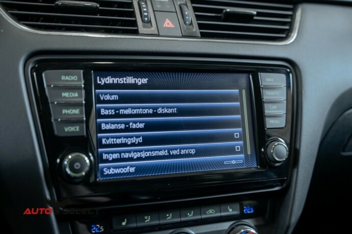 skoda-octavia-scout-diesel-2015-big-42