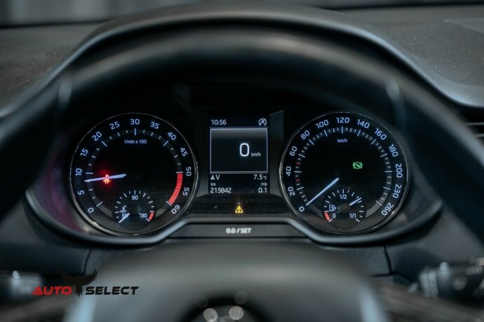 skoda-octavia-scout-diesel-2015-big-31