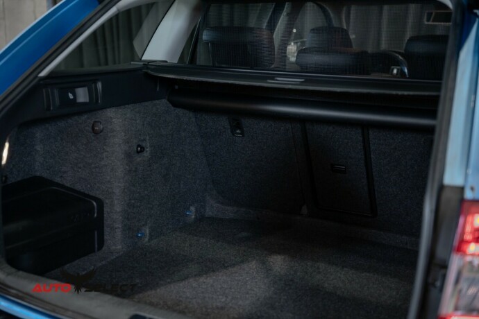 skoda-octavia-scout-diesel-2015-big-10