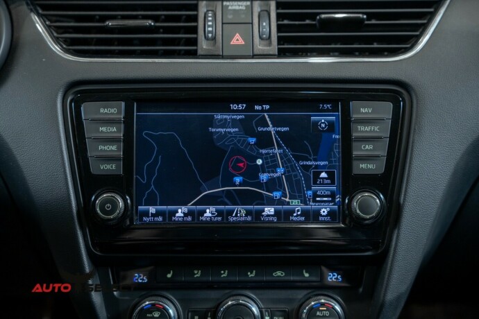 skoda-octavia-scout-diesel-2015-big-34