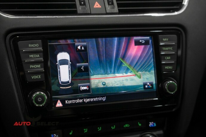 skoda-octavia-scout-diesel-2015-big-43