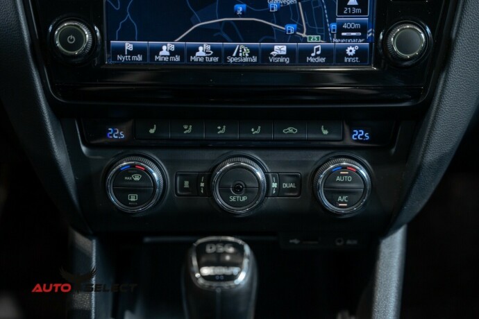 skoda-octavia-scout-diesel-2015-big-35