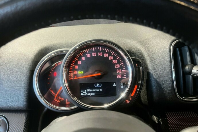 mini-countryman-elektrisitetbensin-2017-big-23