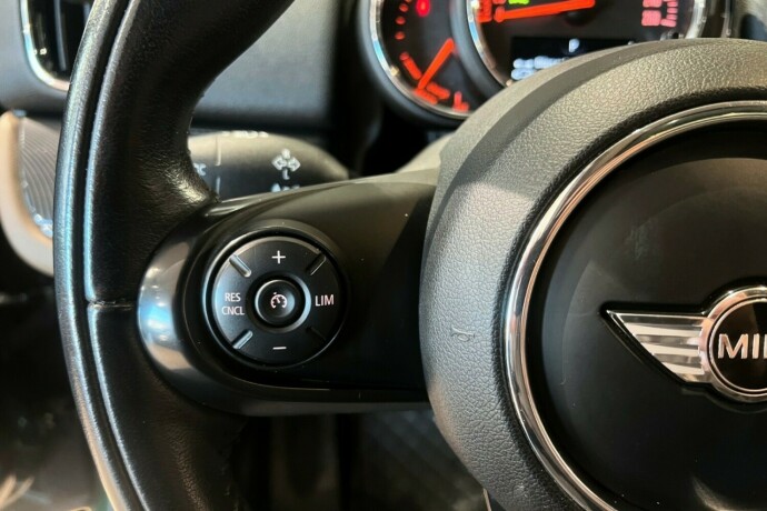 mini-countryman-elektrisitetbensin-2017-big-26