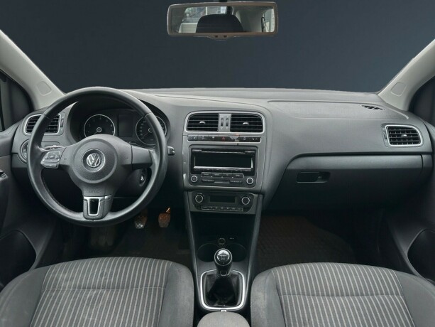 volkswagen-polo-bensin-2013-big-10