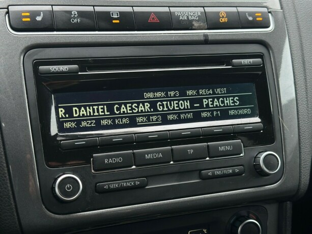 volkswagen-polo-bensin-2013-big-21