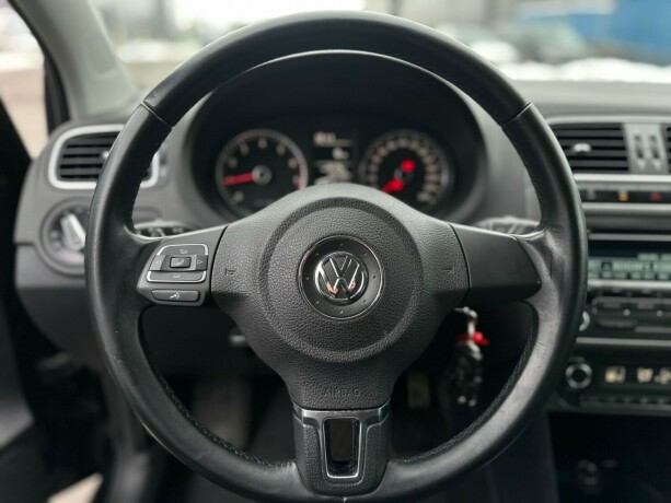 volkswagen-polo-bensin-2013-big-14