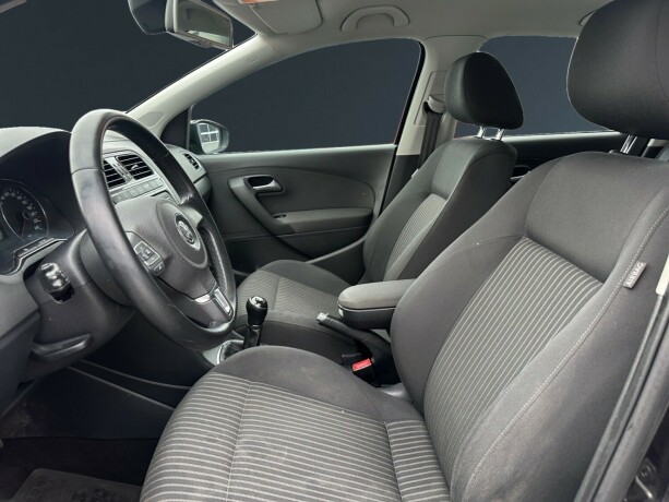 volkswagen-polo-bensin-2013-big-8