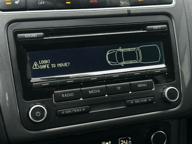 volkswagen-polo-bensin-2013-big-23