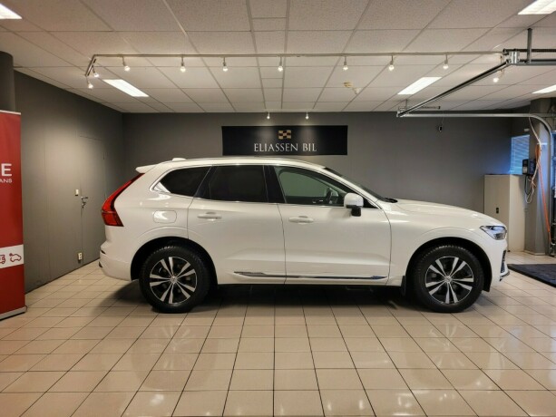 volvo-xc-60-elektrisitetbensin-2022-big-4