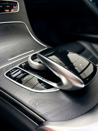 mercedes-benz-c-klasse-elektrisitetbensin-2017-big-10