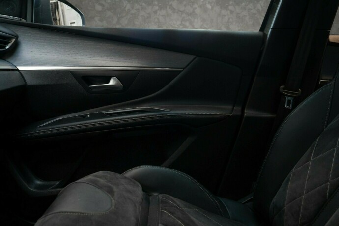 peugeot-5008-diesel-2020-big-17