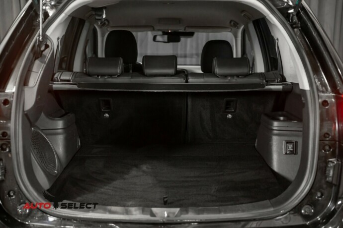 mitsubishi-outlander-elektrisitetbensin-2018-big-8