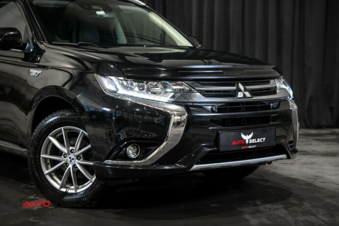 mitsubishi-outlander-elektrisitetbensin-2018-big-1