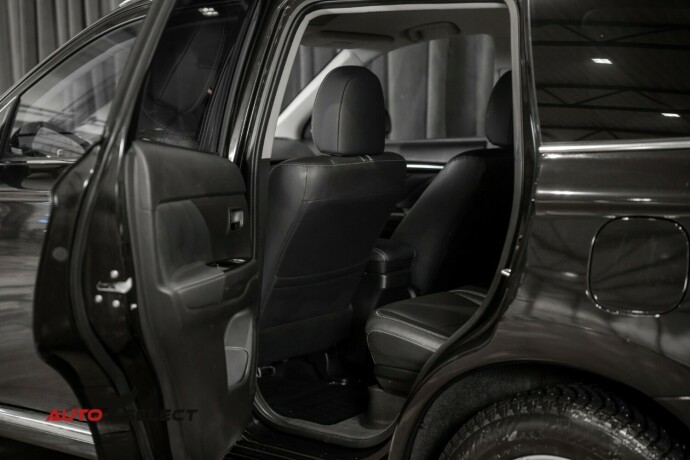 mitsubishi-outlander-elektrisitetbensin-2018-big-14