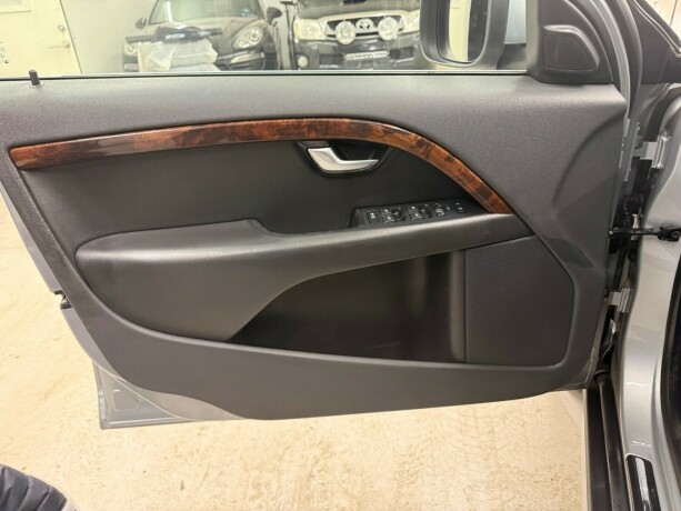 volvo-xc-70-diesel-2010-big-21