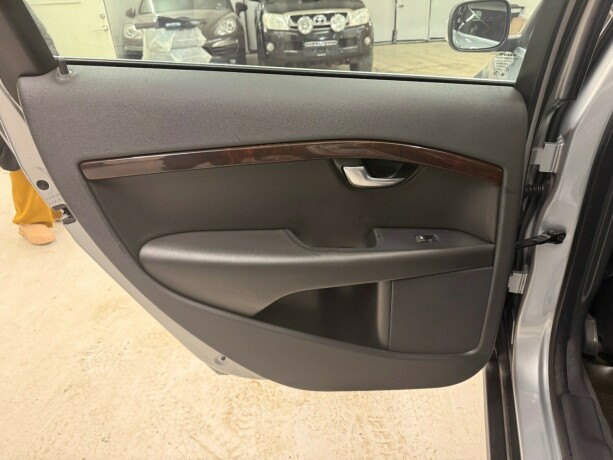 volvo-xc-70-diesel-2010-big-18