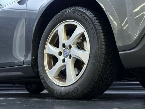 volvo-v40-cross-country-diesel-2014-big-8