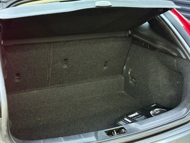 volvo-v40-cross-country-diesel-2014-big-24