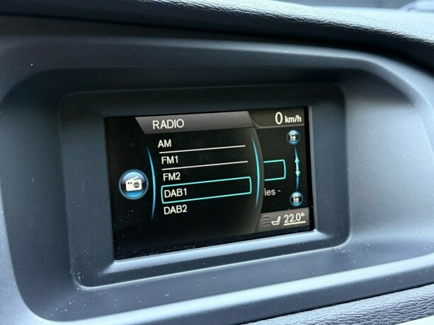 volvo-v40-cross-country-diesel-2014-big-15