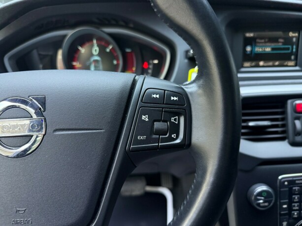 volvo-v40-cross-country-diesel-2014-big-11