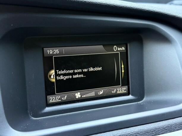 volvo-v40-cross-country-diesel-2014-big-17