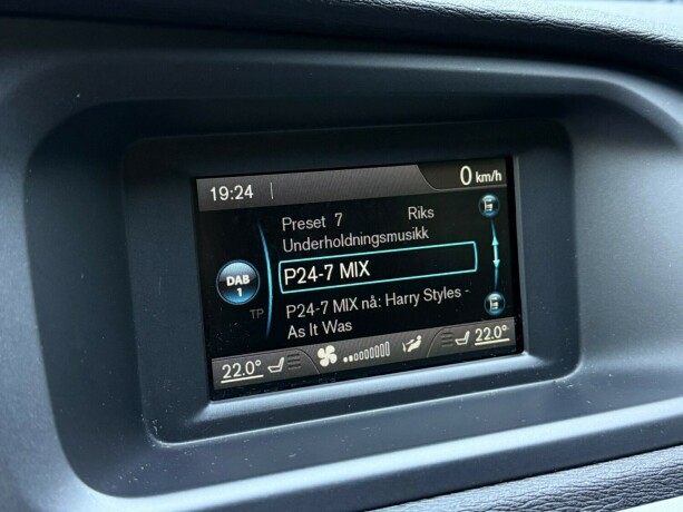 volvo-v40-cross-country-diesel-2014-big-18