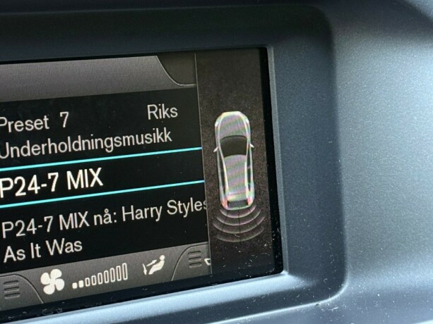 volvo-v40-cross-country-diesel-2014-big-13