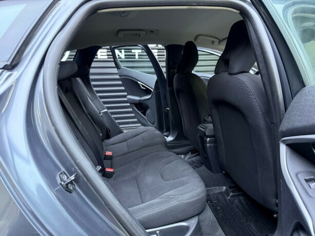 volvo-v40-cross-country-diesel-2014-big-23