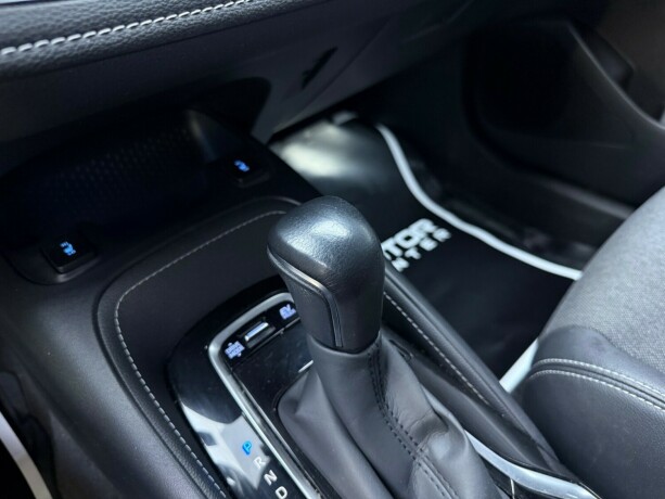 toyota-corolla-elektrisitetbensin-2022-big-25