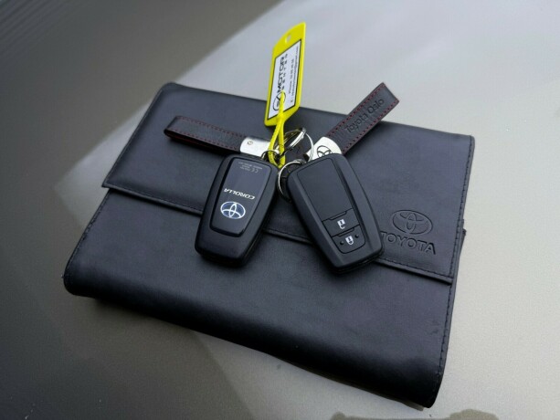 toyota-corolla-elektrisitetbensin-2022-big-35