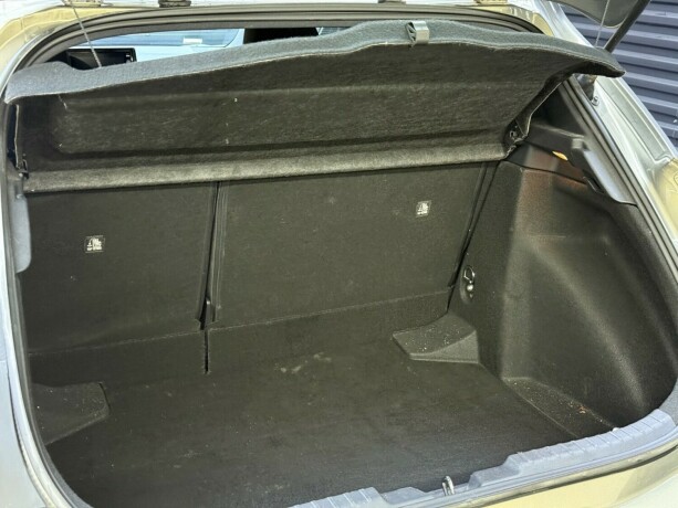 toyota-corolla-elektrisitetbensin-2022-big-32