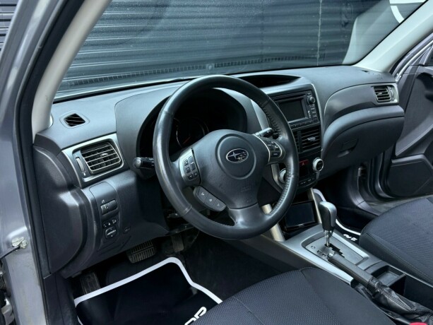 subaru-forester-bensin-2011-big-10