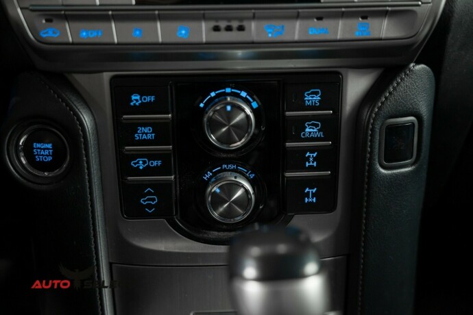 toyota-land-cruiser-diesel-2019-big-41