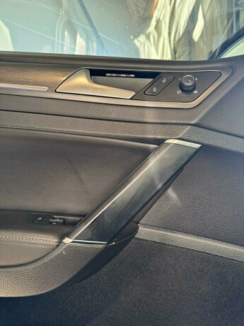 volkswagen-golf-elektrisitet-2019-big-14