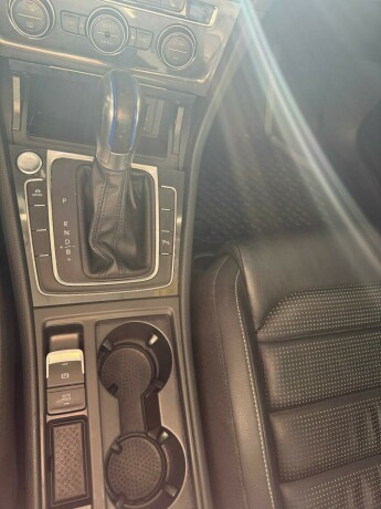 volkswagen-golf-elektrisitet-2019-big-16